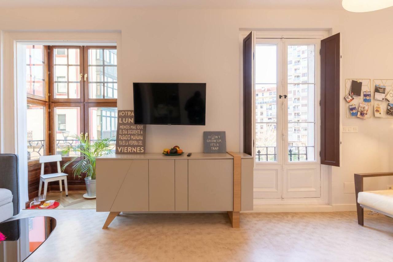 Acogedor, De Diseno Moderno En Zona Antigua Apartment Bilbao Ngoại thất bức ảnh