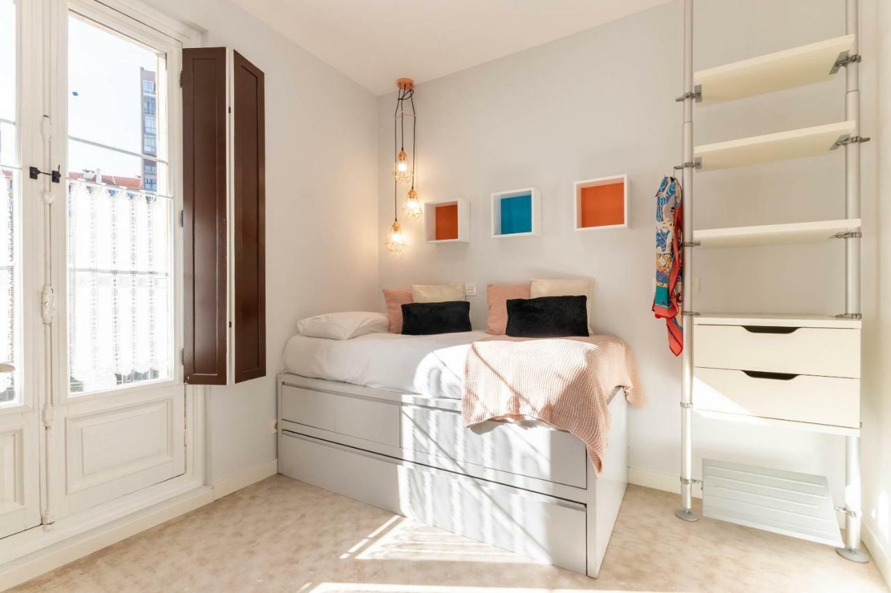 Acogedor, De Diseno Moderno En Zona Antigua Apartment Bilbao Ngoại thất bức ảnh